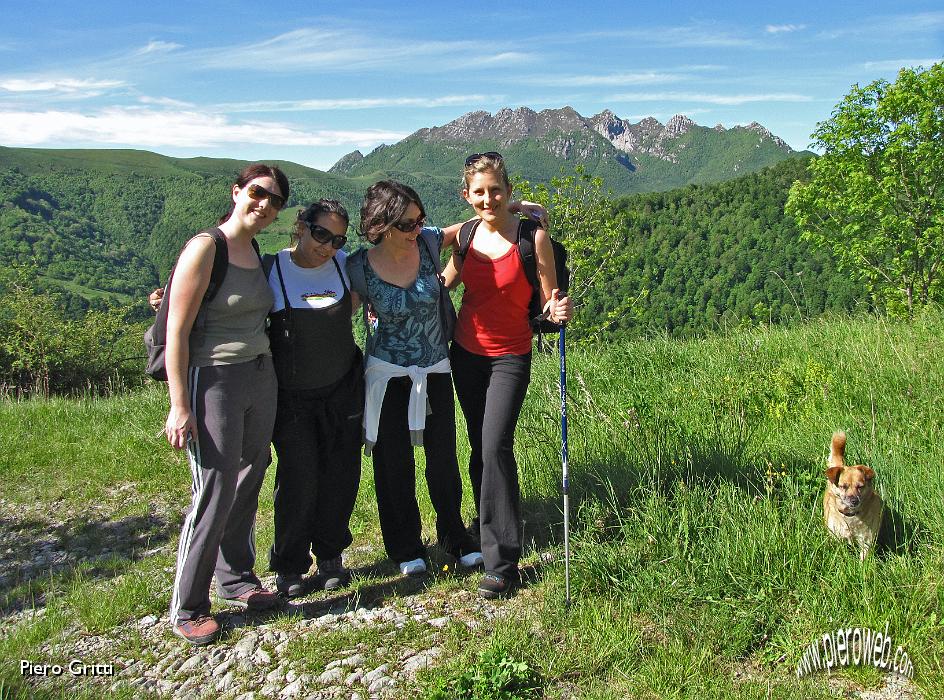 08 Il panorama si apre con il Resegone da sfondo.jpg